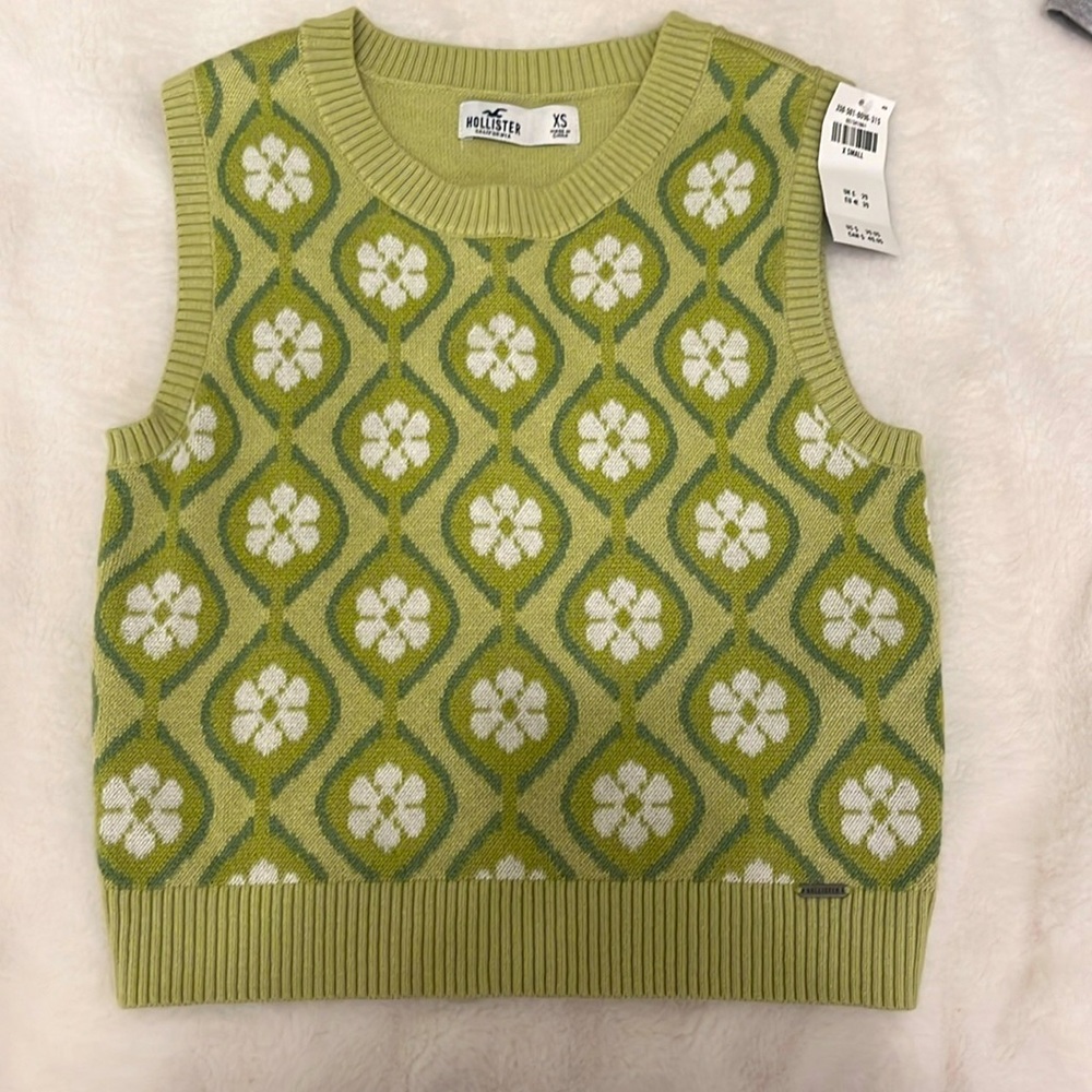 Hollister Floral Sweater Vest In Green